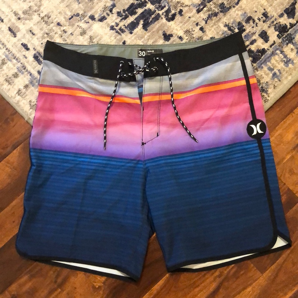Hurley Phantom board shorts size 30 - NWOT